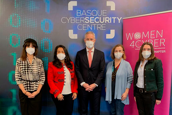 Women4Cyber Spain-ekin sinatutako hitzarmenari esker emakumeek zibersegurtasunean duten rola nabarmenagoa izango da Euskadin